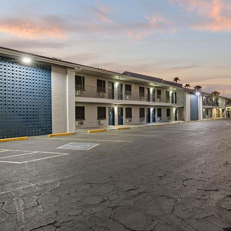 פיניקס Travel Inn מראה חיצוני תמונה